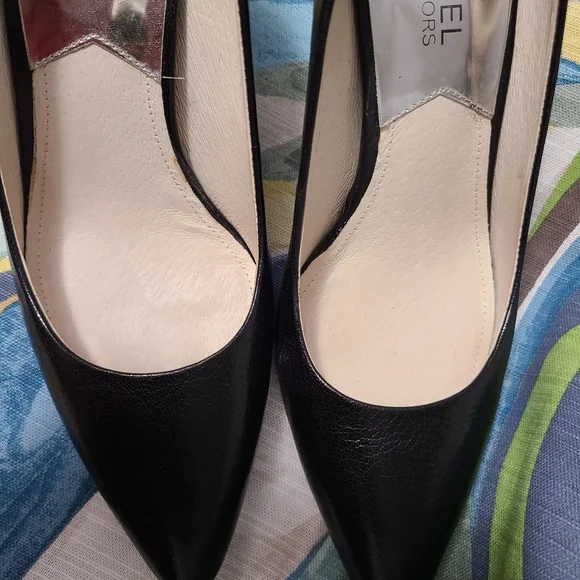 Michael Kors Leather Heels size 6.5 - Picture 2 of 5